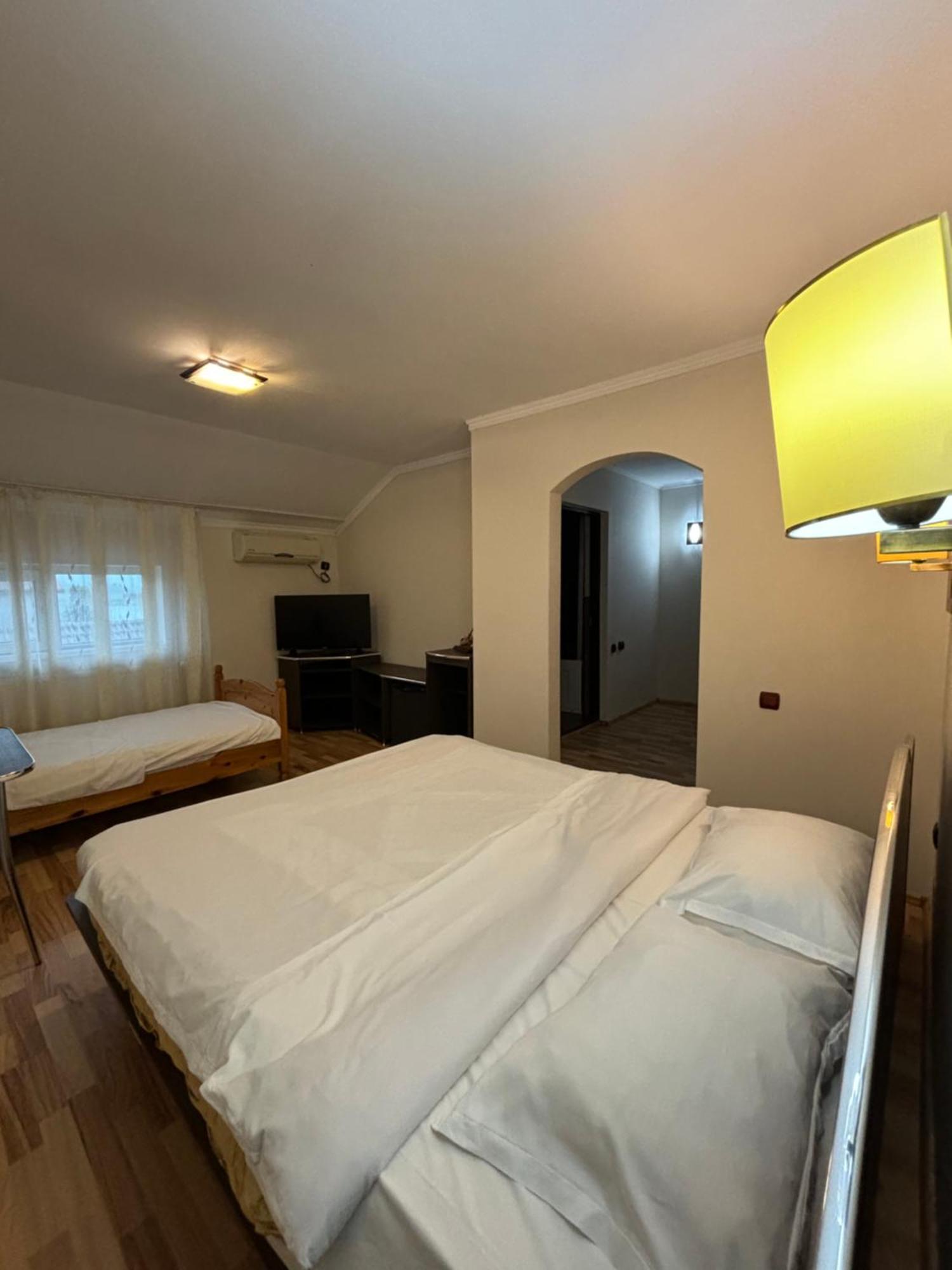 Complex Daniel'S Hotel โอเริชติเย ภายนอก รูปภาพ