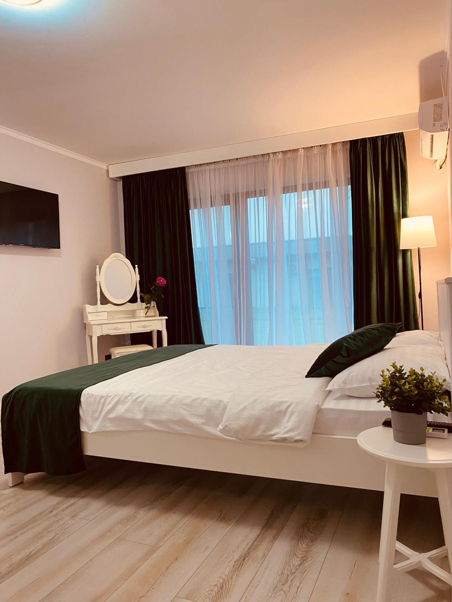Complex Daniel'S Hotel โอเริชติเย ภายนอก รูปภาพ